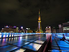 La Torre de televisión de Nagoya y Oasis 21