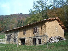 Grange en pisé au lieu-dit Bassey