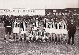 Juventus 1931-32, Campo di Corso Marsiglia.jpg