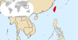 紅色為中華民國現行實際領土，包括臺灣本島及附屬島嶼（北方三島、蘭嶼、綠島等）、澎湖群島、福建沿海附屬島嶼（金門群島、馬祖列島、烏坵列島）與部分南海諸島島嶼（東沙群島、太平島、中洲礁等）