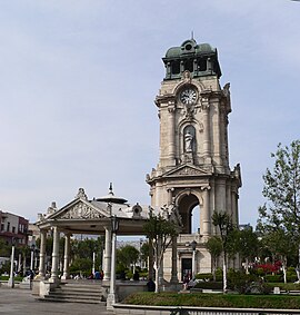 Die Große Uhr im Zentrum Pachucas