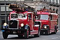 Deux Saurer des pompiers d'Orlikon, une grande échelle et un tonne-pompe.