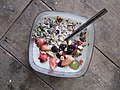 Porridge with fruit and nuts