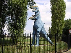 Large Dinosaur - geograph.org.uk - 210529.jpg