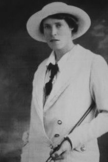 Photograph of Margaret Neill Fraser in the Scottish Ladies Golfing Championship 1910