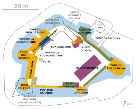 Plan du château montrant ses éléments et les époques de construction.