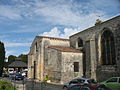 L'église et au second plan la halle.