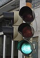 Un semaforo con la luce verde accesa in Grecia