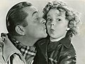 Shirley Temple eta James Dunn Bright Eyes filmean (1934)