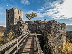 Ruines du chateau Neideck, datant du Moyen Âge, au-dessus de la commune de Streitberg, Wiesenttal. Photo octobre 2016.