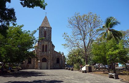 La Catedral de Puntarenas, construida en 1845, tiene la particularidad de estar edificada con la fachada hacia el oriente. Está construida con piedra y argamasa y tiene piso de ladrillos.