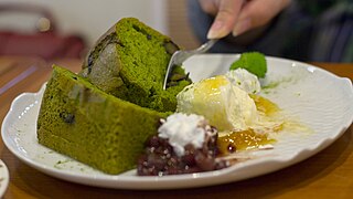 « Chiffon cake » (gâteau très léger) au matcha.