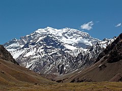 Etelä-Amerikan korkein vuori Aconcagua.