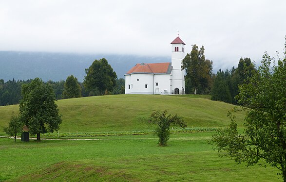 The church is near the intermittent lake south of Cerknica.