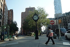 Chambers St W Bway td (2021-07-07) 05 - Bogardus Garden and Plaza.jpg