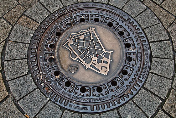 Manhole cover in Oldenburg, Lower Saxony, Germany.