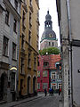 English: Dome Cathedral seen from Kramer Street (Kramu iela) Deutsch: Dom zu Riga, von der Kramer Straße aus gesehen Español: Catedral vista desde la calle Kramu (Kramu iela)