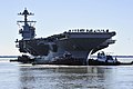 USS Gerald R. Ford (CVN-78) forlader skibsværftet for at påbegynde tests ud for kysten den 8. april 2017