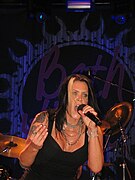 Beth Hart performing, 24 novembre 2010 (1).jpg