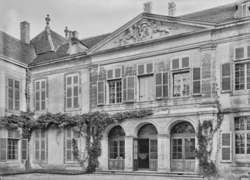 CH-NB - Coppet, Château de Coppet, vue partielle - Collection Max van Berchem - EAD-8736.tif