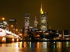 Commerzbank-Zentrale 2004-12-01a.jpg