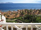 Vista del Mar Rojo desde un hotel resort local