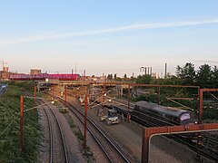 S-tog überquert Gleise nach Valby