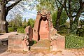 Grabdenkmal im Jugendstil der Studentenverbindung Corps Hubertia, Bildhauer: Karl Kratz 1904 weitere Bilder