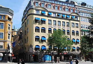 F.d. Ateneum för flickor, hörnet Sveavägen, byggnadsår 1910.