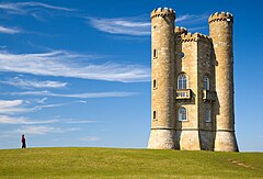 第一名： Broadway Tower in Cotswolds, England. Newton2 (CC-BY-2.5)