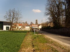 Entrée de Fontenay-Trésigny rue Jehan de Brie.