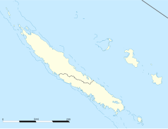 Mapa konturowa Nowej Kaledonii, blisko centrum na lewo znajduje się punkt z opisem „Poya”
