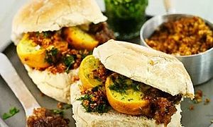 Le Vada Pav est une recette Maharashtrienne très connue en Inde.