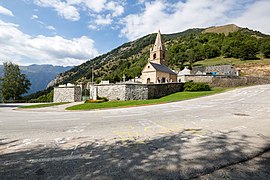 L'église Saint-Ferréol, en contrebas du village.