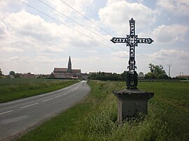 The cross and village in Cambronne-lès-Clermont