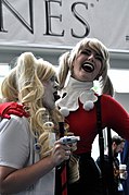 Comic Con 2013 - Harley Quinn cosplayers (9333211111).jpg