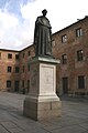 Monument al poeta davant la Universitat de Salamanca