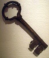 Falbygden's medieval churches (C.E.2010) Key from Varnhem's monastery church / Falbygdens medeltida kyrkor (2010) Nyckel från Varnhems klosterkyrka