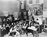 Herbert Stothart dirigerar the MGM Studio Orchestra.