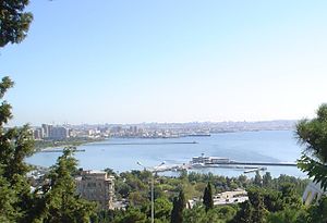 Baku-Bucht und Stadtzentrum von Baku