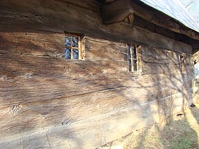 Latura de sud a bisericii.