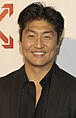 Brian Tee interpreta Ethan Choi