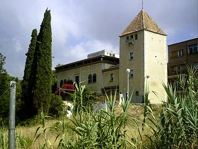 Torre de Can Vehils, amb una torre de defensa