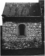 De bouwsteen gebruikt voor de sacristie van de kerk van Holset
