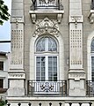 Ornamental gefüllte Pilaster-Kanneluren (Piața Romană, Bukarest)