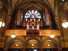 Pipe organ and loft