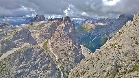 Einserkofel von Osten mit Graskanzel (Untere Kanzel), a view to Drei Zinnen / Tre Cime di Lavaredo