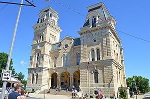 Das Morgan County Courthouse in Jacksonville, seit 1986 im NRHP gelistet[1]