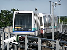 Rame changeant de voie au terminus La Poterie.