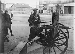 Red Guard machine gun Helsinki 1918.jpg